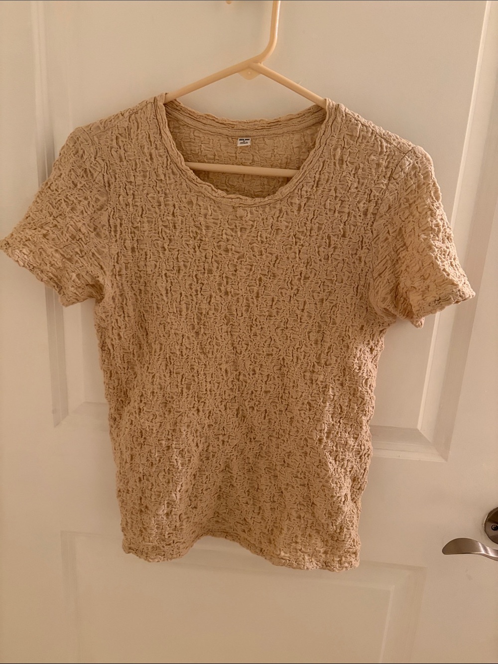 Uniqlo tan shirred tee